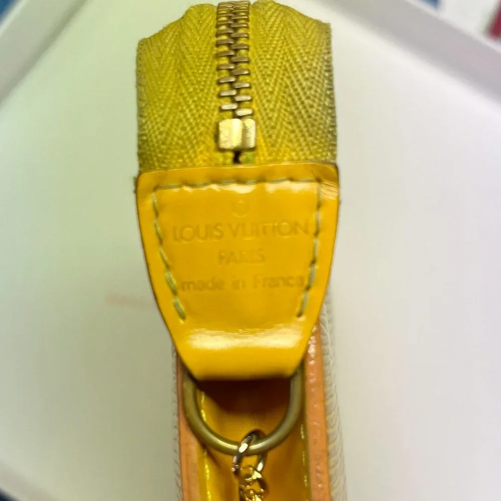 Auc Louis Vuitton vintage Yellow Epi Leather Pochette Clutch Bag